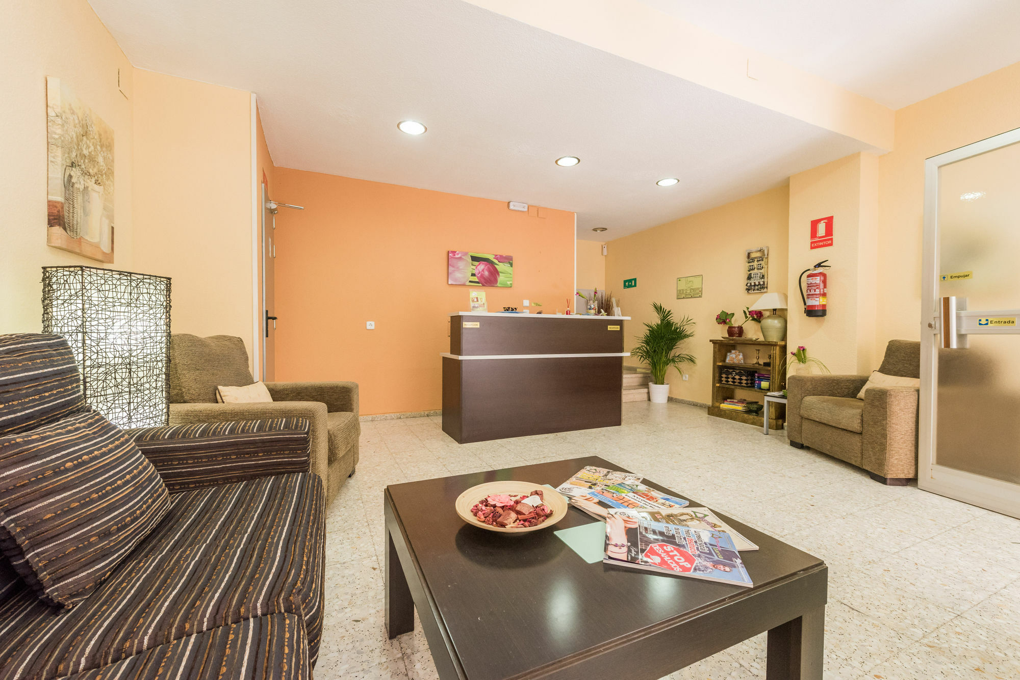 Hostal Arkanta Арганда дел Рей Екстериор снимка